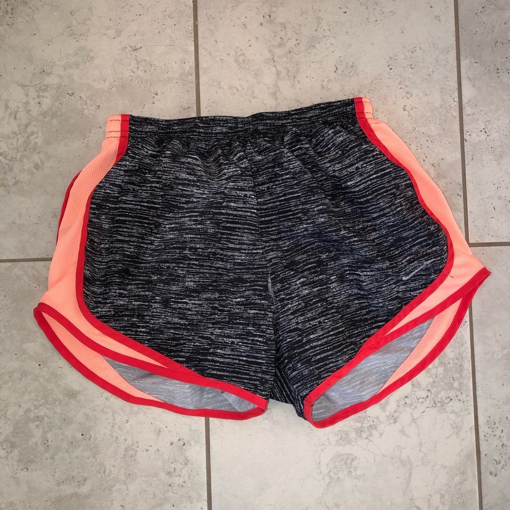Nike Tempo Women’s Short Size Small